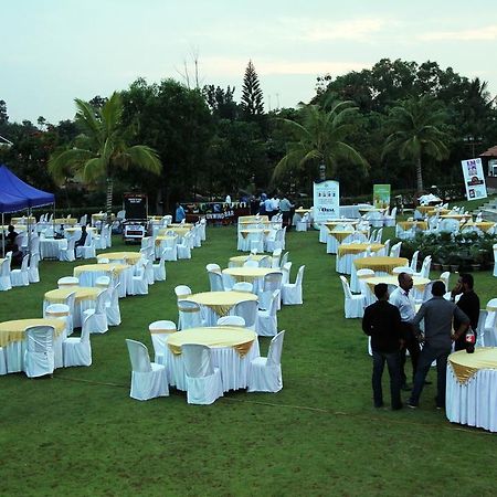 By The Way Hotell Mysore Exteriör bild