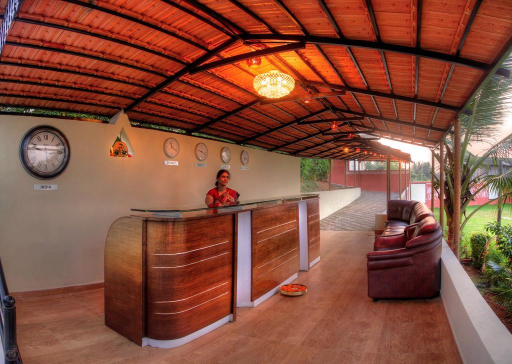 By The Way Hotell Mysore Exteriör bild